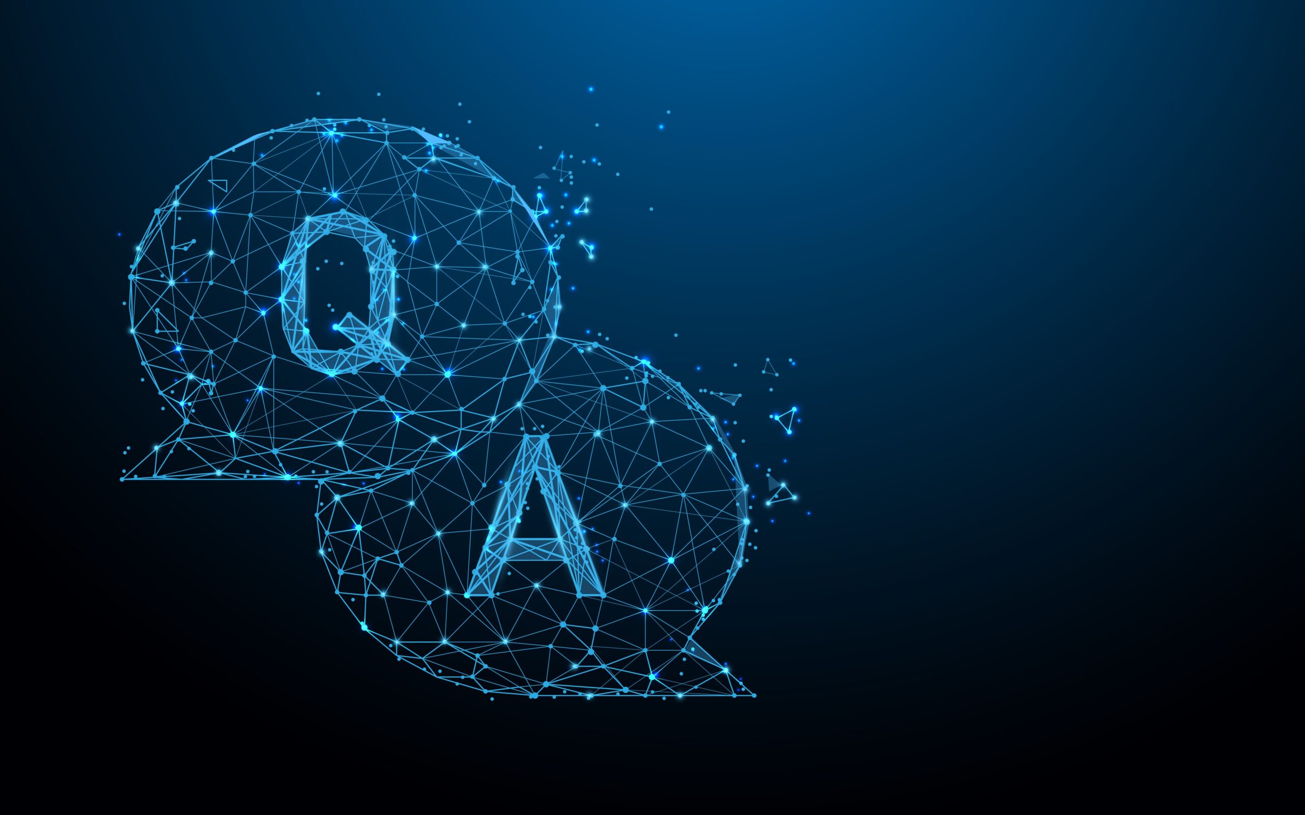 Drahtgitterartige, blau leuchtende Datenpunkte formen zwei Buchstaben („Q“ und „A“) vor dunklem Hintergrund.